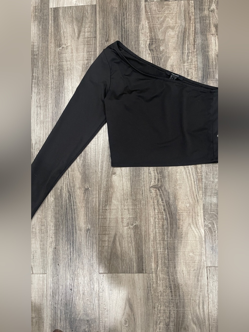 Forever 21 Black One-Shoulder Long Sleeve Crop Top